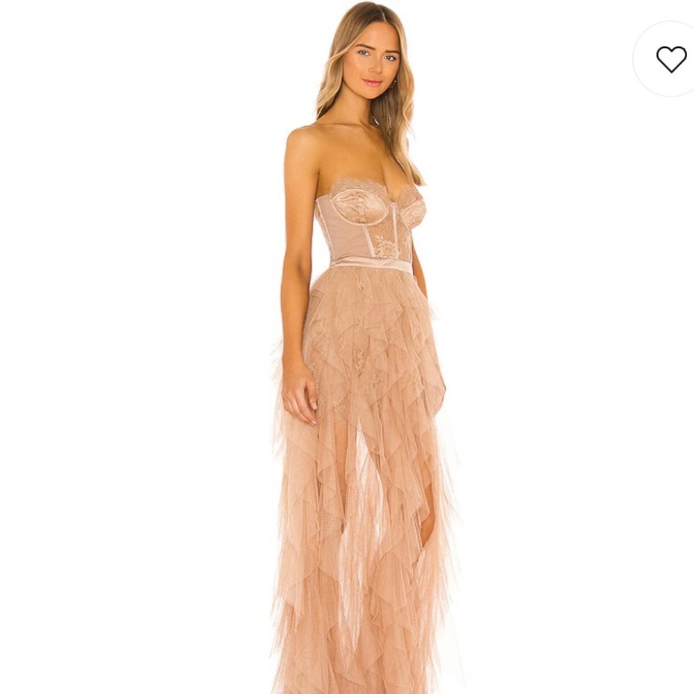 Beautiful gown for a wedding or special event! Only worn once to a gala.